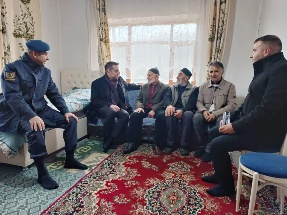 Saraykent Kaymakamı Osman Kurt, Beşkavak ve Çiçekli köylerinde vatandaşlarla bir