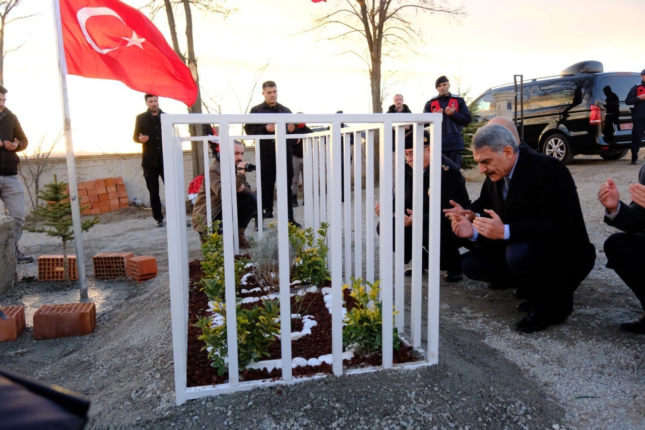 Yozgat Valisi Mehmet Ali Özkan, beraberinde Sorgun Kaymakamı İhsan Emre