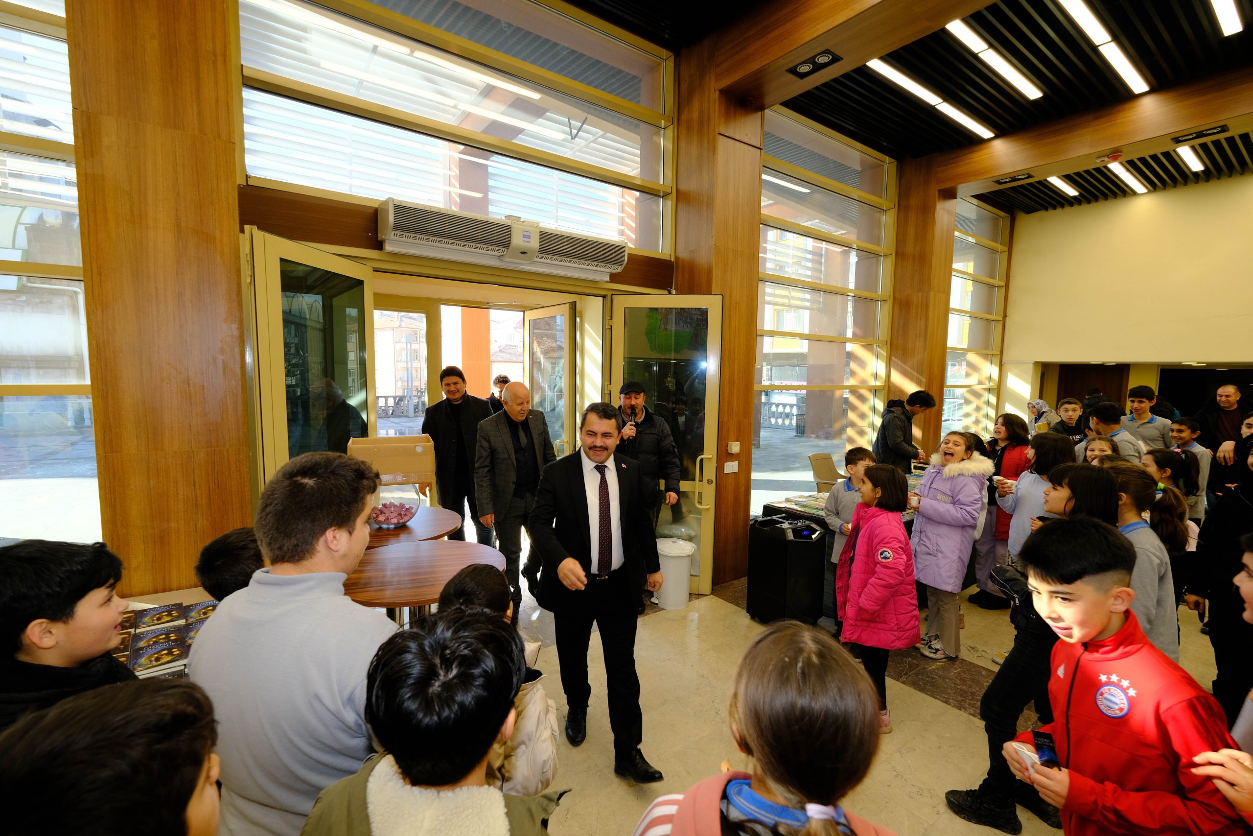 Akdağmadeni Belediyesi Kültür ve Sanat Etkinlikleri kapsamında 15 Yayınevi'nin katıldığı,