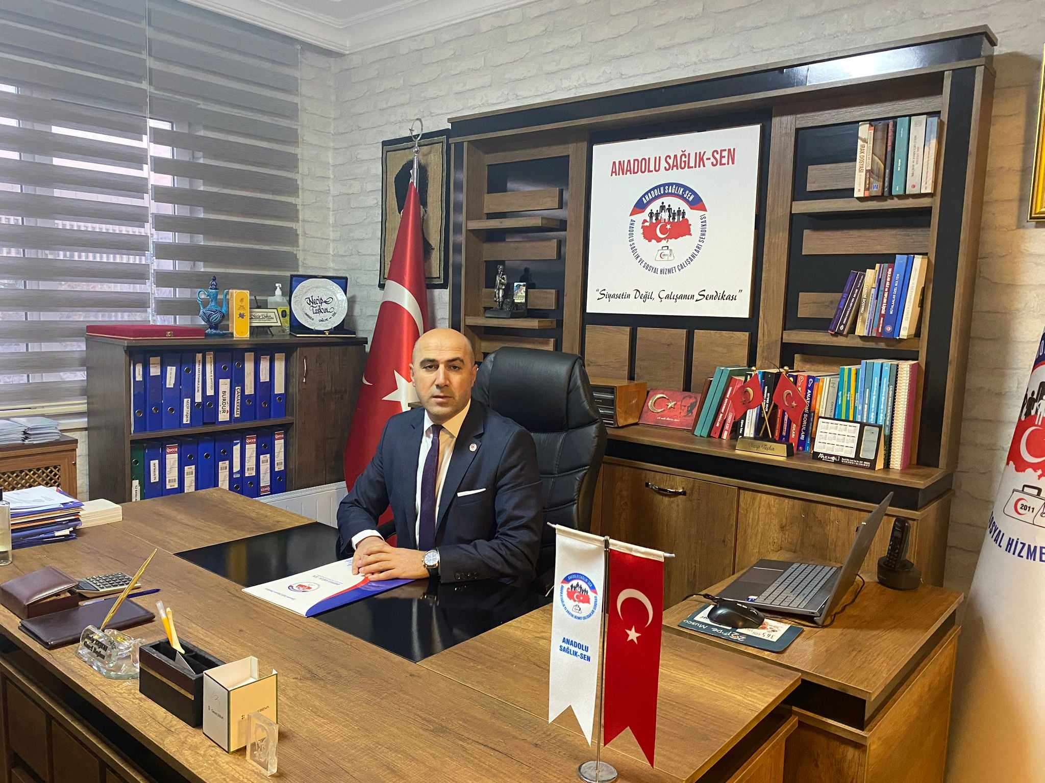 Anadolu Sağlık Sen Genel Başkanı hemşerimiz Necip Taşkın, yeni yıla