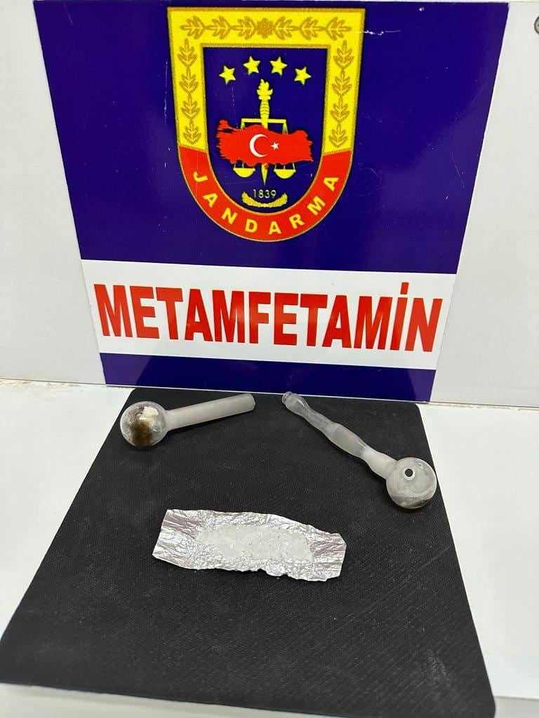 Yozgat İl Jandarma Komutanlığı görevlilerince uyuşturucu madde kullanan ve satan