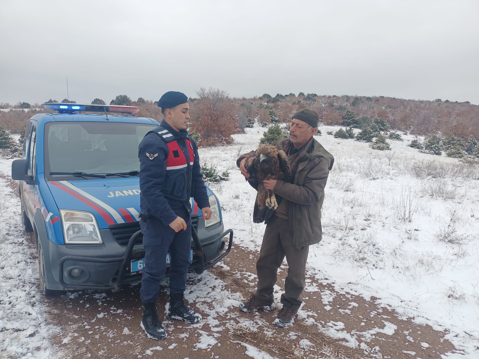 Yozgat'ın Kadışehri ilçesinde devriye görevi yapan jandarma ekipleri, Örencik köyü