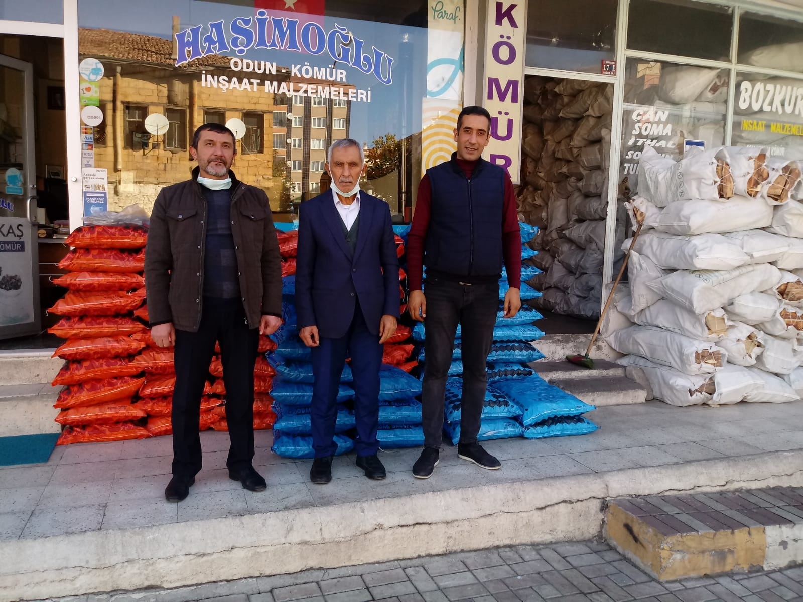 Yozgat’ta havaların soğumasıyla birlikte kömür satışları arttı.
