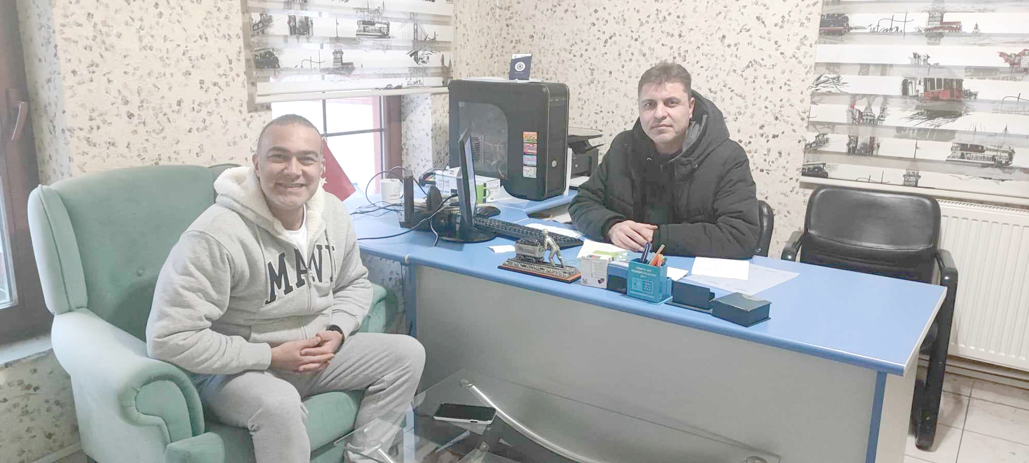 Türk Halk Müziği'nin sevilen isimlerinden Mümin Sarıkaya, "Ben Yoruldum Hayat"