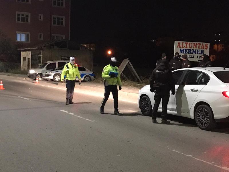 Sarıkaya İlçe Emniyet Müdürlüğü ekipleri tarafından yapılan şok uygulamada; umuma