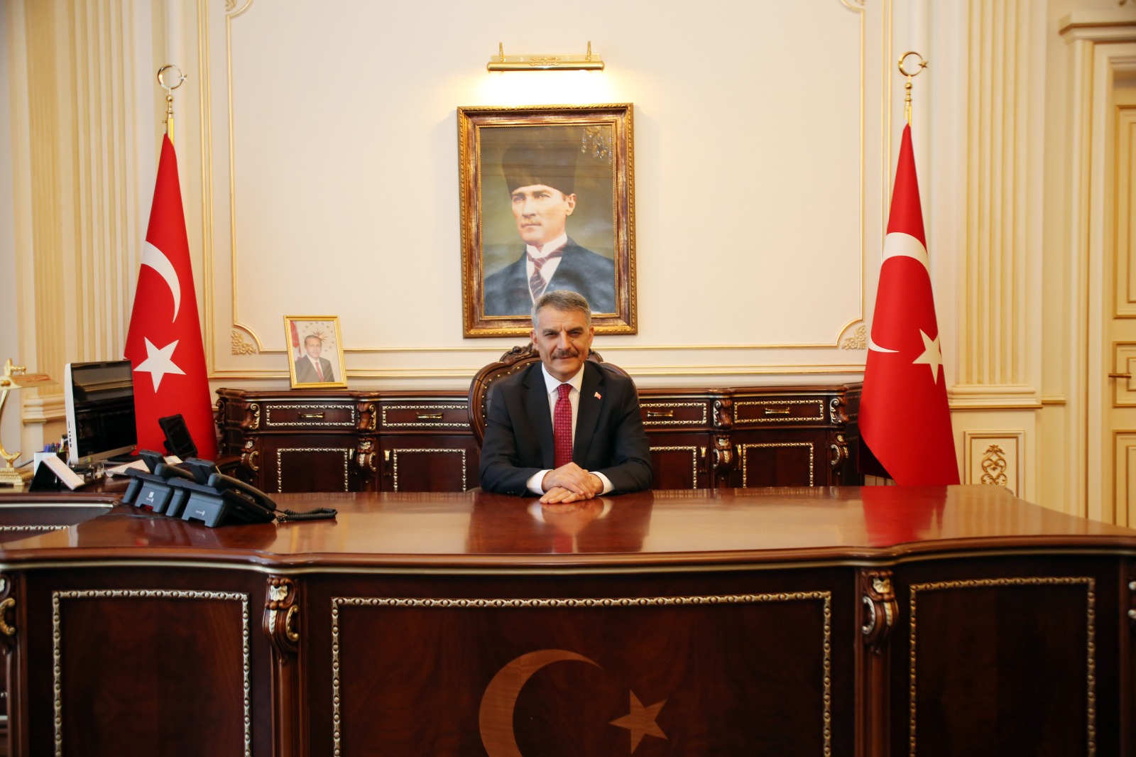 Yozgat Valisi Mehmet Ali Özkan, soğuk kış günlerinde artan sobadan