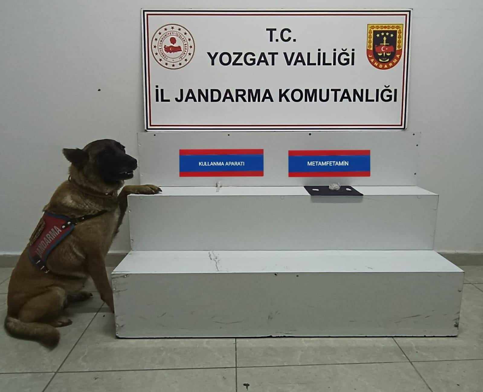 Yozgat İl Jandarma Komutanlığı ekiplerinde uyuşturucu madde kullanan ve satan