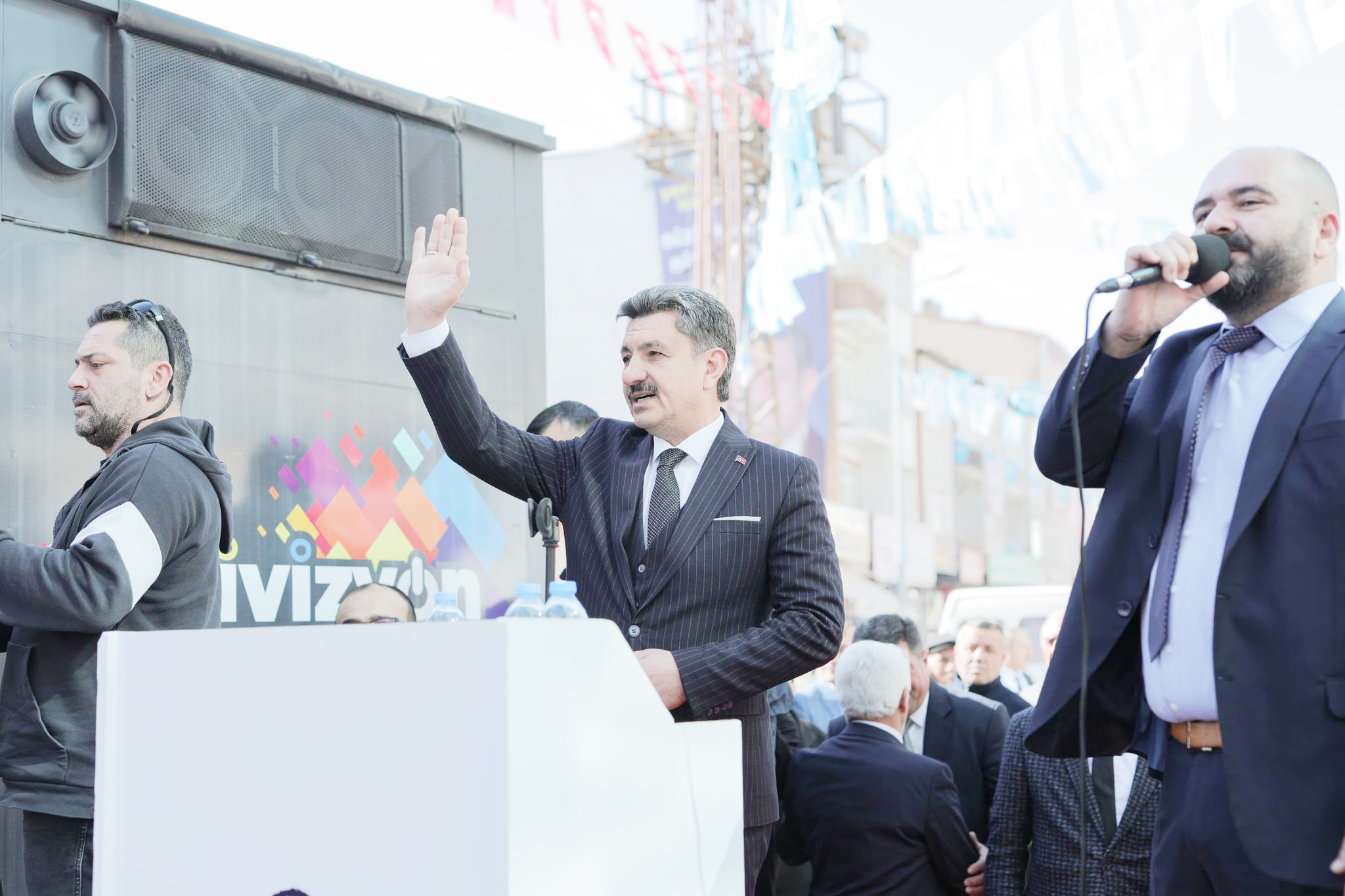 Yerköy'de coşkulu bir katılımla İYİ Parti Yerköy Seçim İrtibat Bürosu'nun