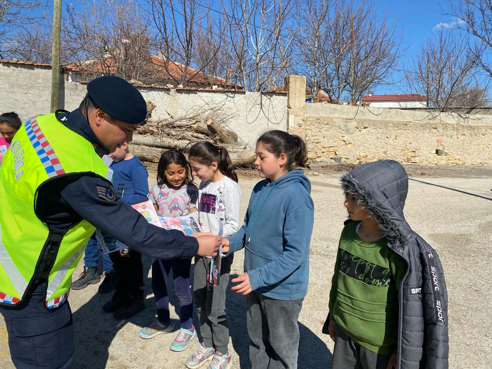 Yozgat İl Jandarma Komutanlığı, trafik bilincinin erken yaşlarda kazandırılması ve