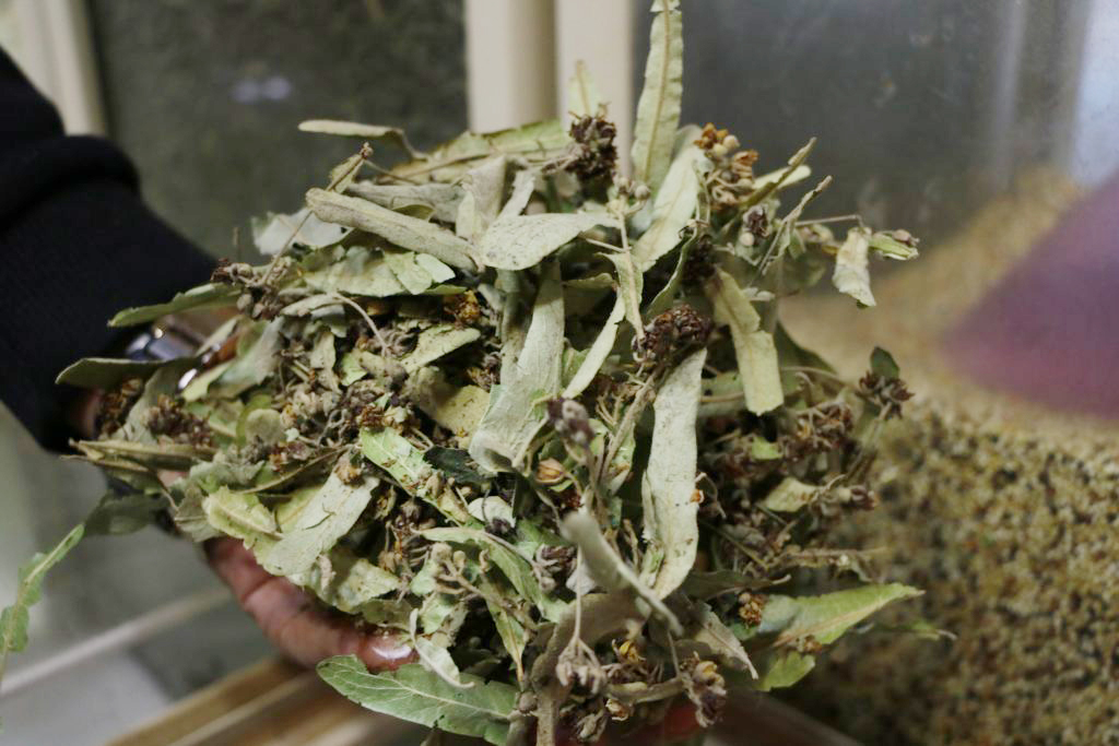 Yozgat'ta kışın vazgeçilmez içecekleri arasında yer alan ıhlamurun fiyatı rekor