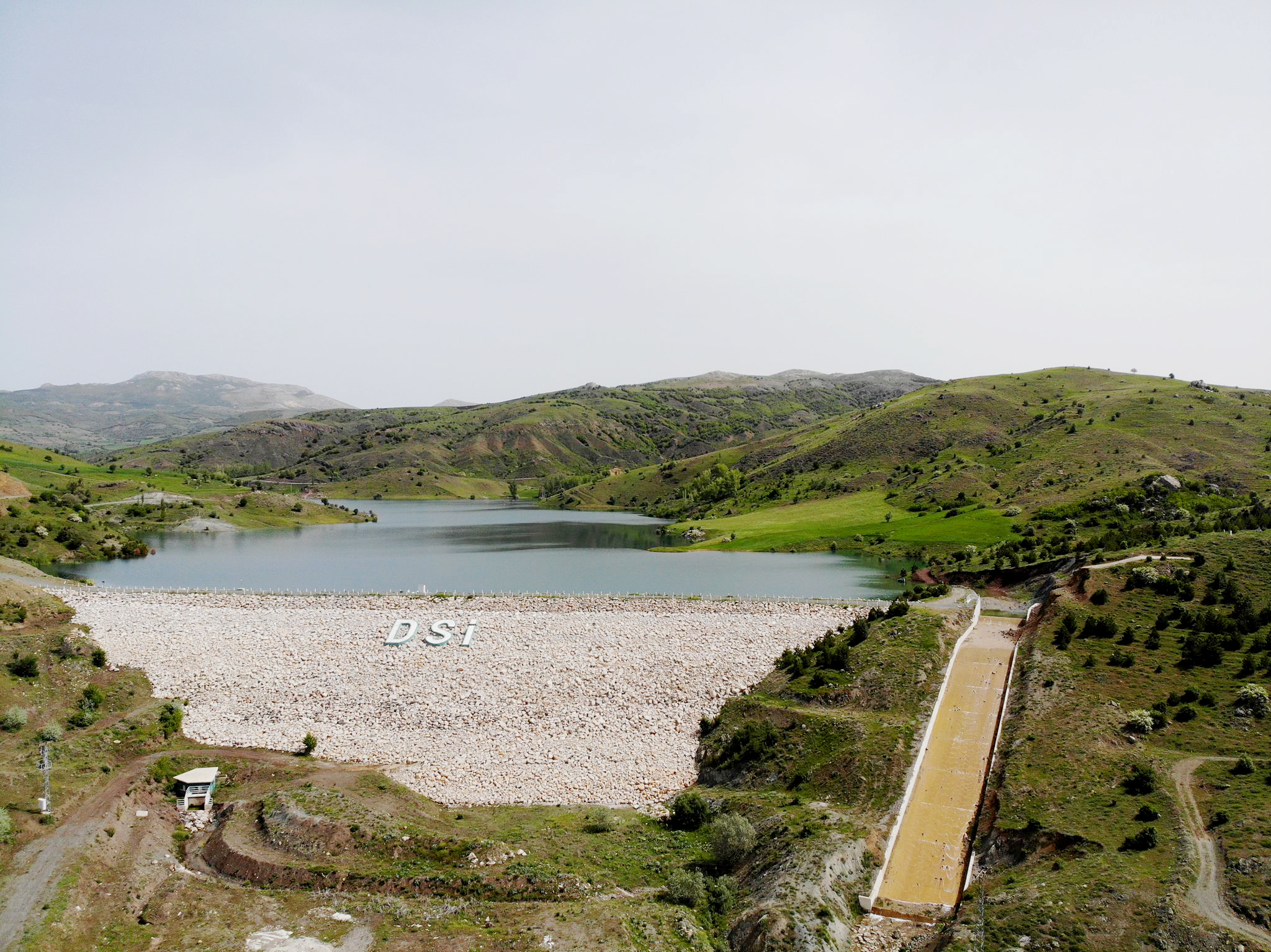 Halıköy Barajı 8 yıldır bölge tarımına can veriyor