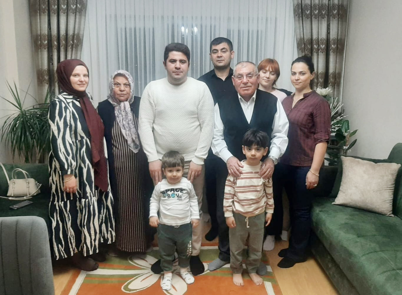 Sarıkaya Kaymakamı Demir şehit ailesi ile iftar yaptı