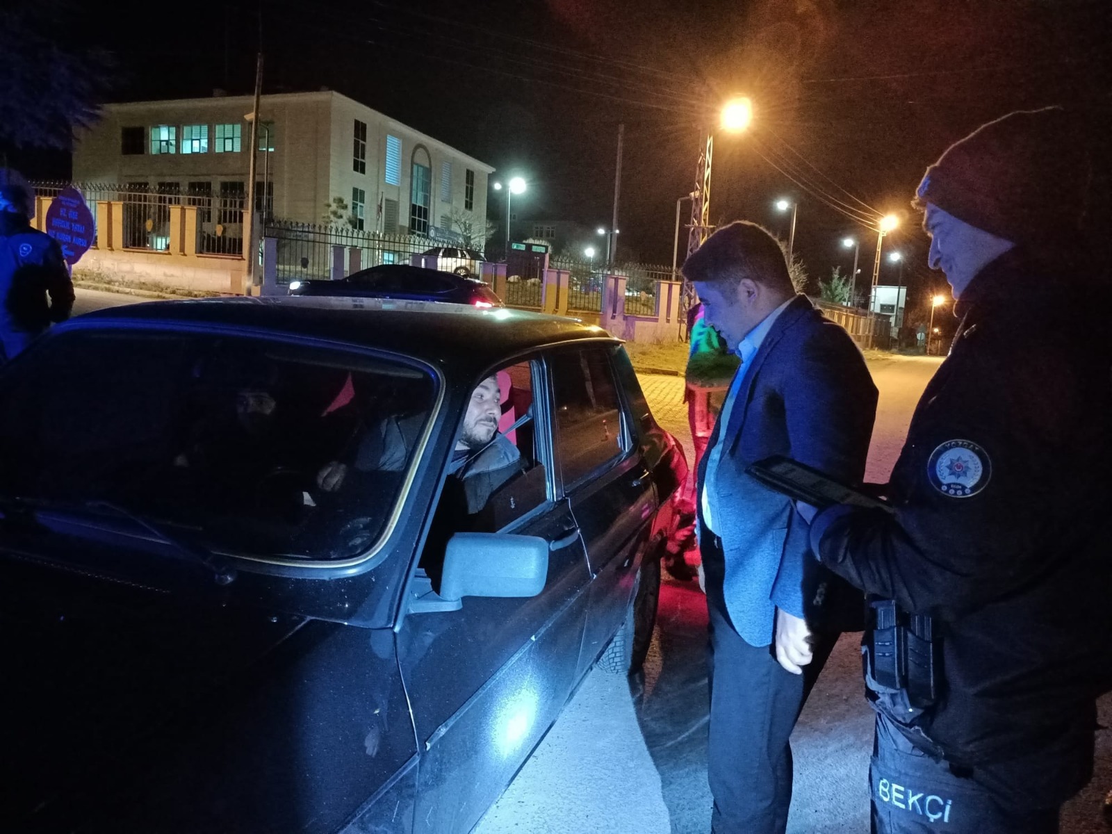 Sarıkaya Kaymakamı Ahmet Nuri Demir, İlçe Emniyet Müdürlüğü ekipleri tarafından