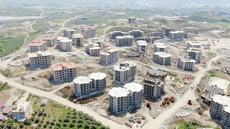 Hatay’ın yeniden inşa sürecinin başlamasıyla birlikte inşaat sektöründe iş yoğunluğu