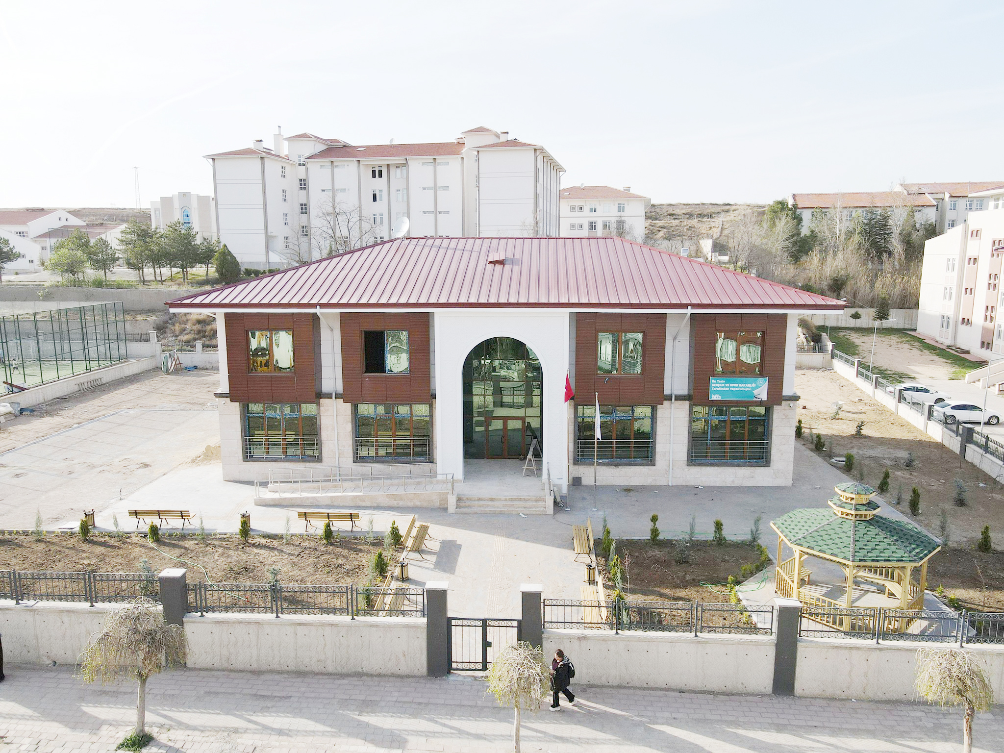 Yozgat Valisi Mehmet Ali Özkan, Yerköy İlçesi'nde yapılan Gençlik Merkezi'nin