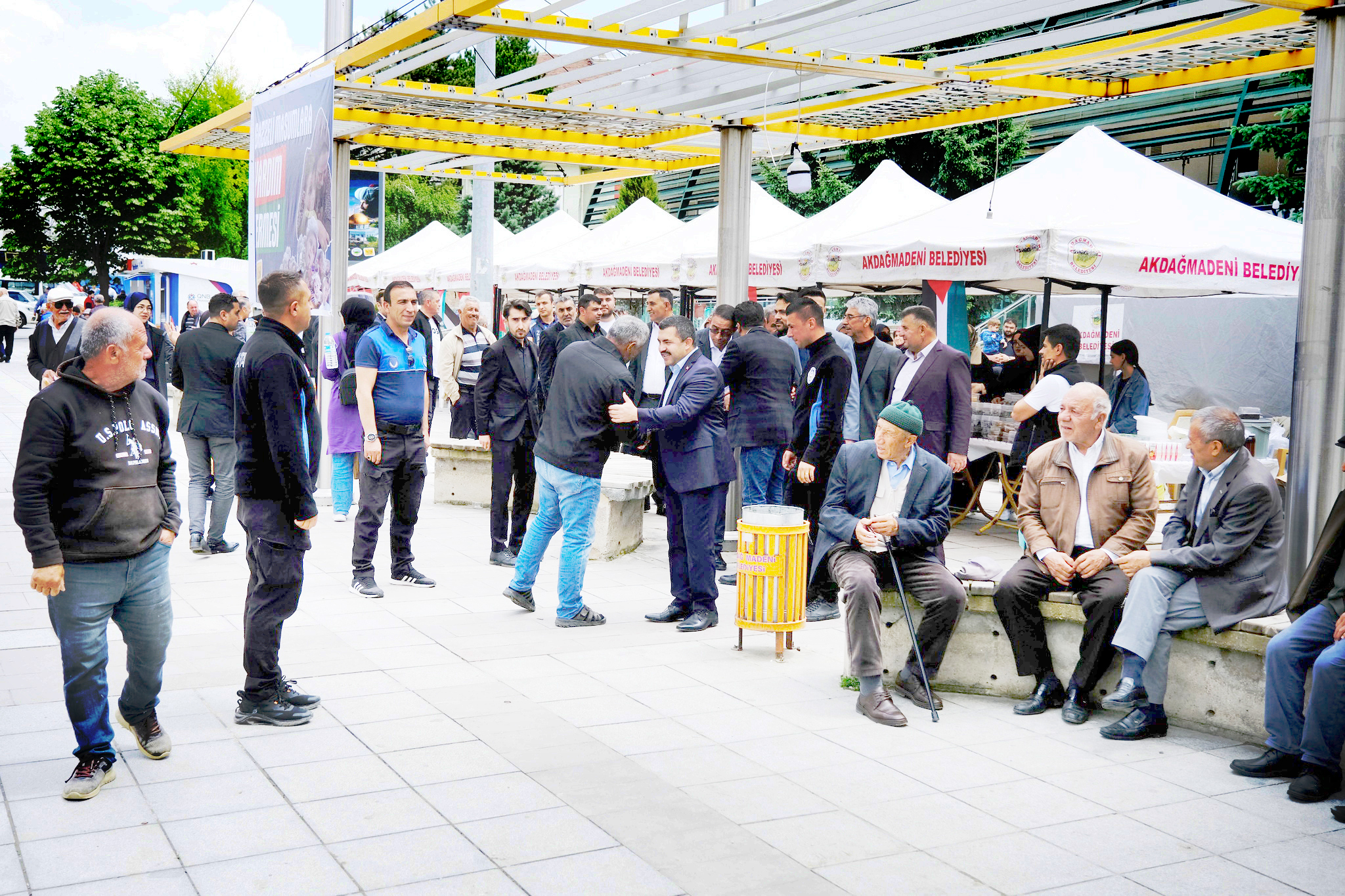 Akdağmadeni Belediyesi tarafından 'Gazzeli Masumlara Yardım Kermesi’ düzenlendi. Kermesi ziyaret