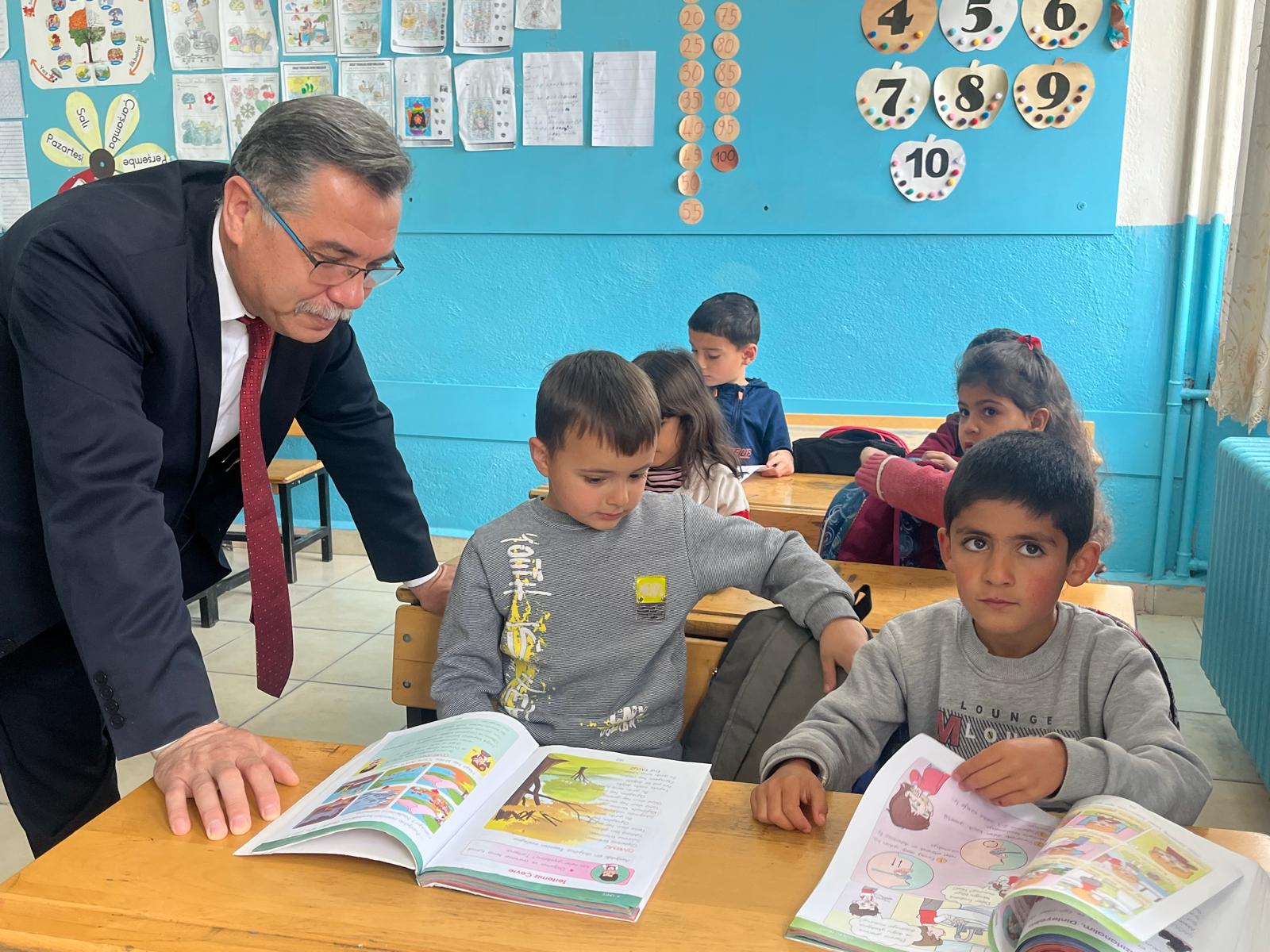 Yozgat İl Millî Eğitim Müdürü İsmail Altınkaynak,  okul ziyaretleri