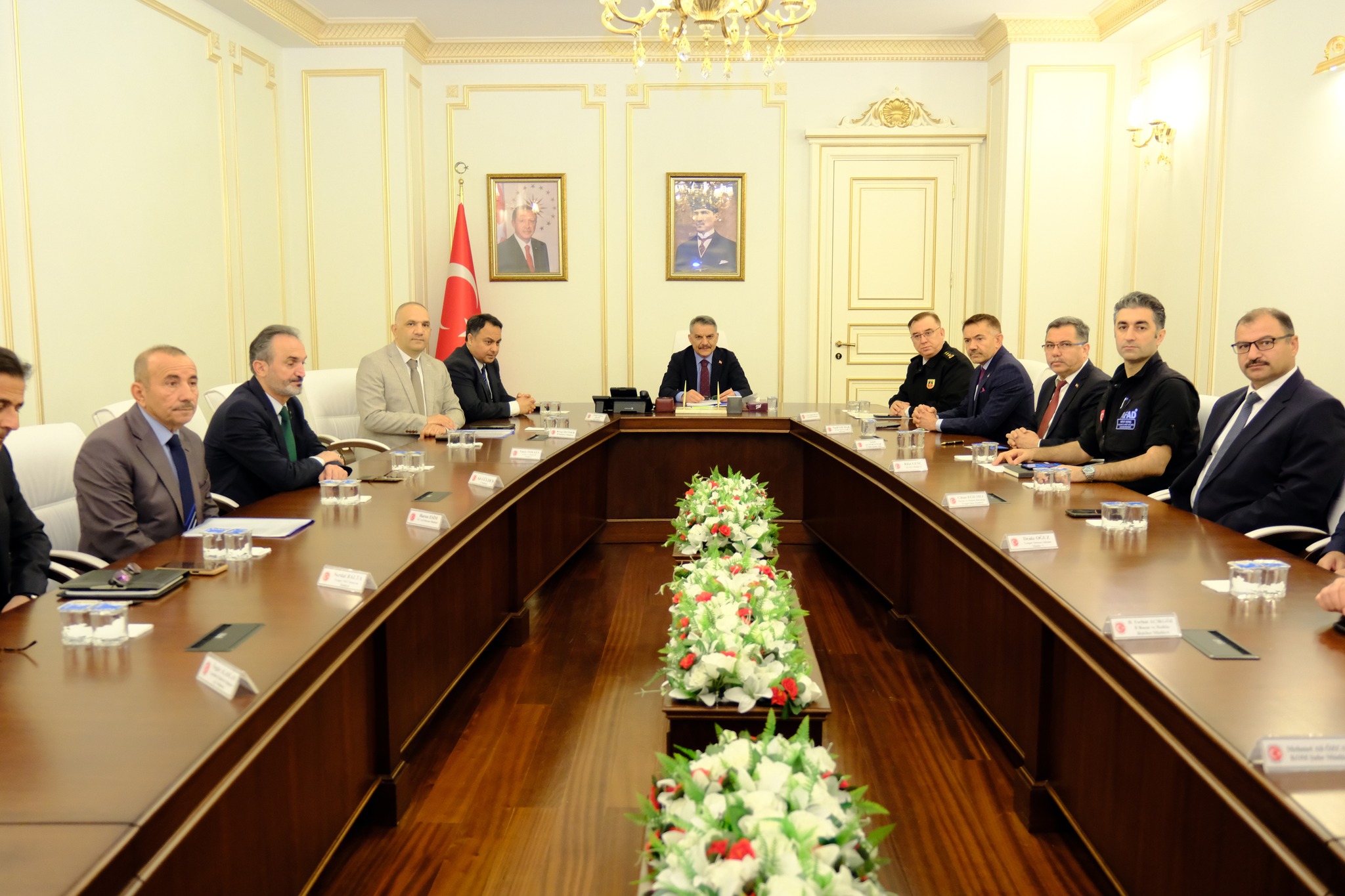 Yozgat Valisi Mehmet Ali Özkan başkanlığında düzenlenen toplantıda, orman yangınlarına