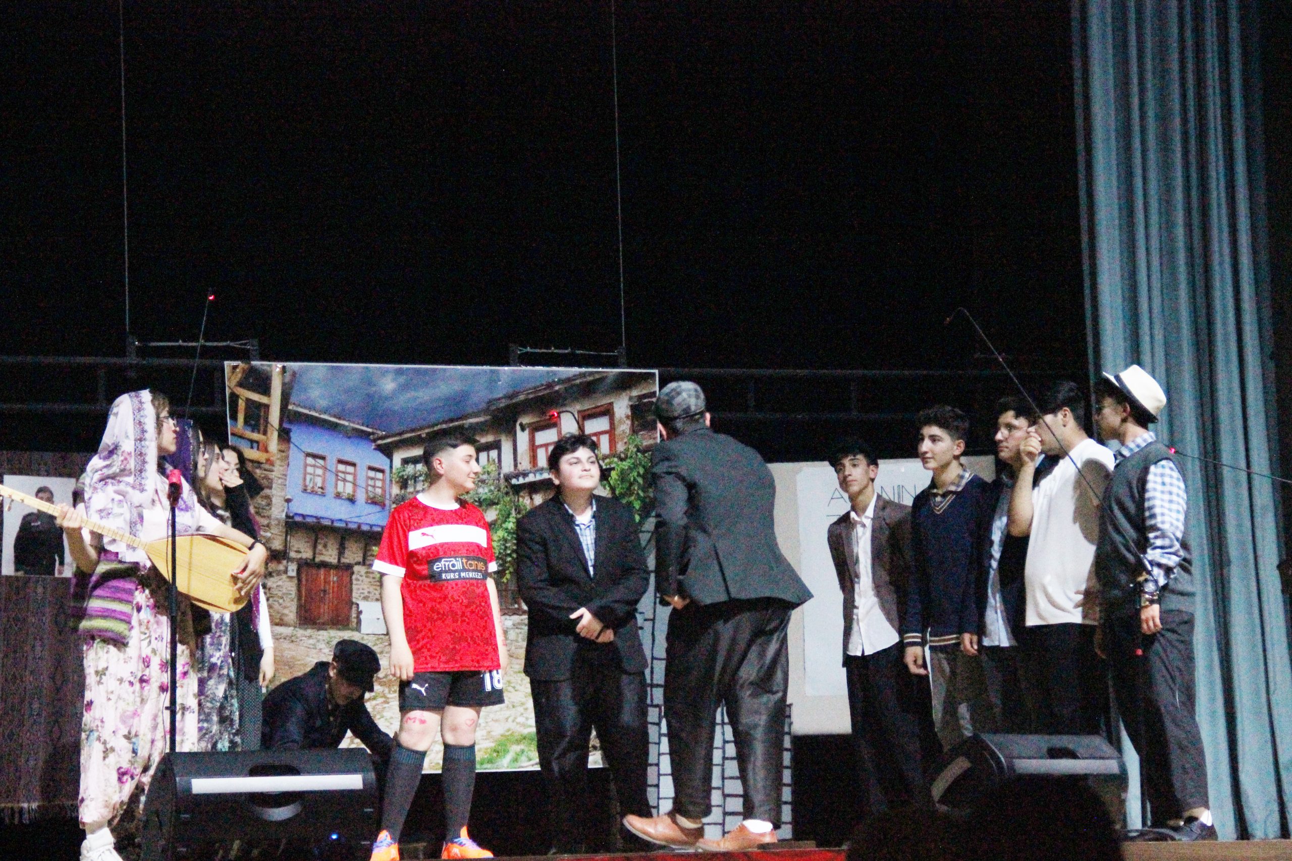 Yozgat'ta düzenlenen Liseler Arası Tiyatro Festivali'nde Atatürk Mesleki ve Teknik