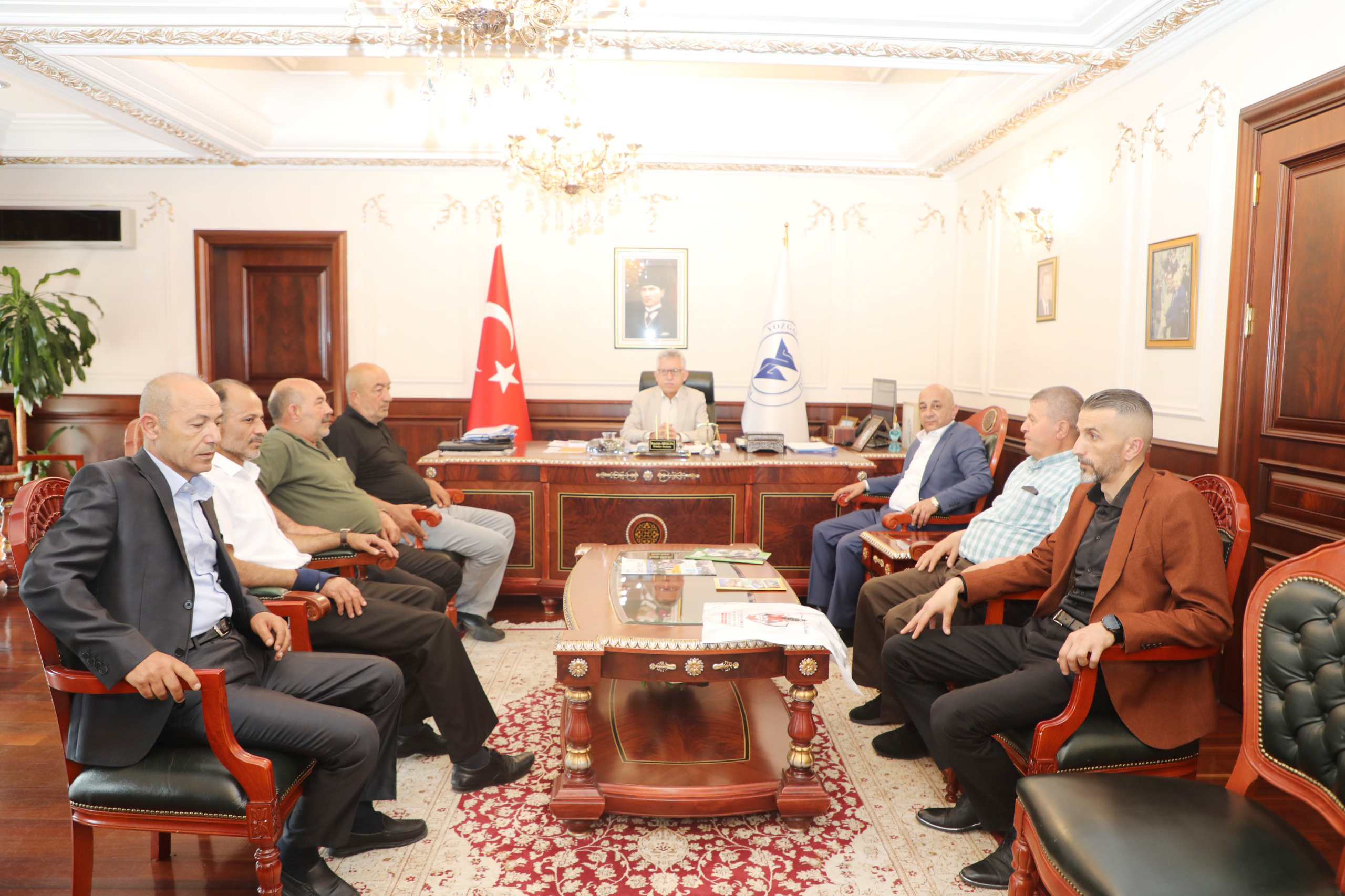 İstanbul’da faaliyet gösteren Yozgatlı İş İnsanı Hanifi Kızıltaş, beraberinde Yeniden