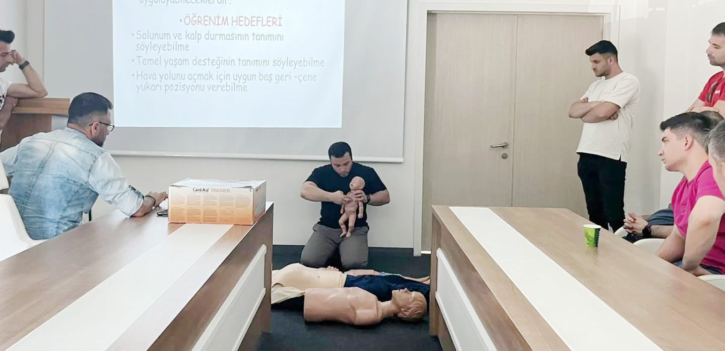 Yozgat İl Sağlık Müdürlüğü, Polis memurlarına ilkyardım eğitimi düzenledi. Başarılı