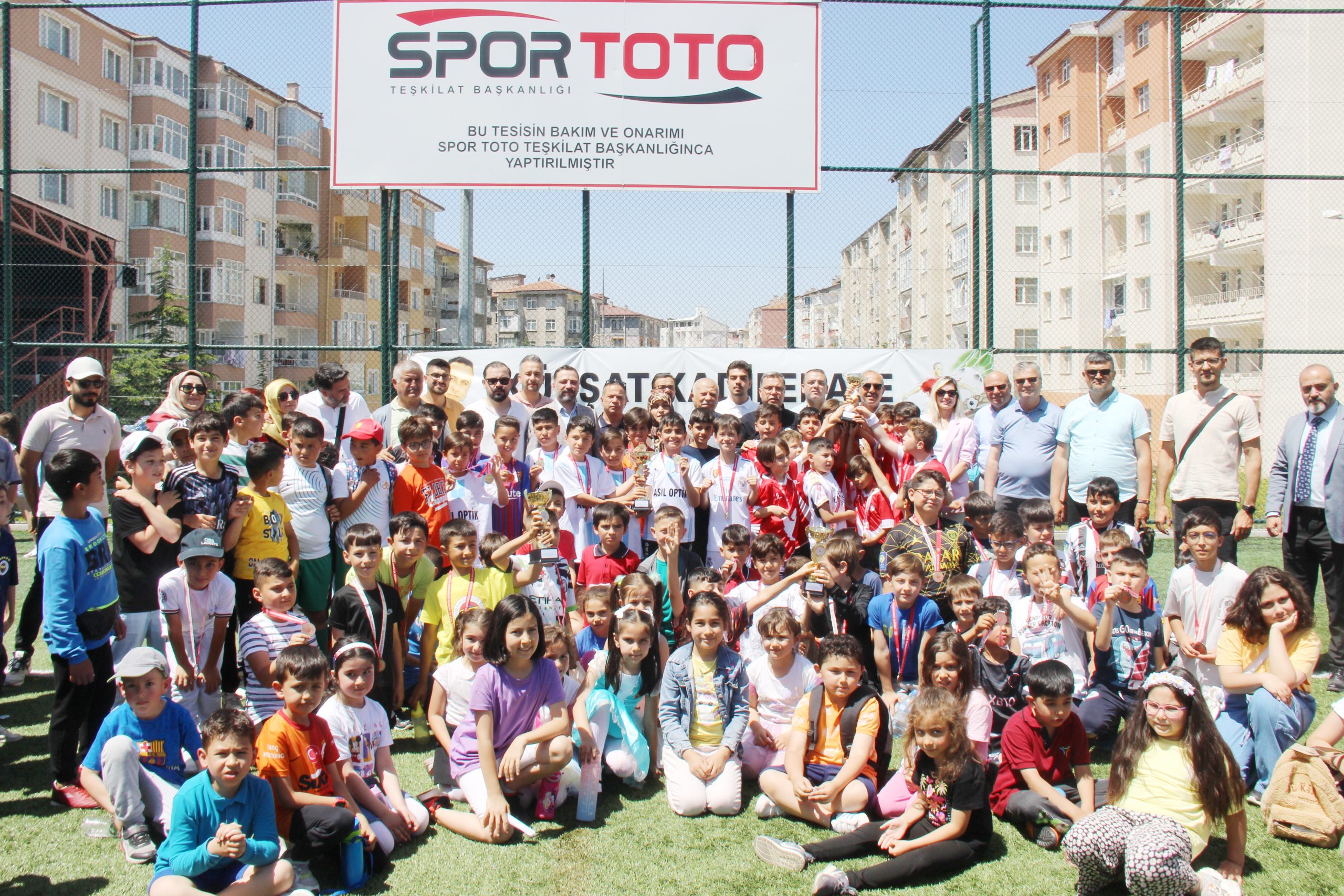 Yozgat Şehir Stadyumu Dış Sahasında düzenlenen "Kürşat Kadifekale Futbol Şenliği"