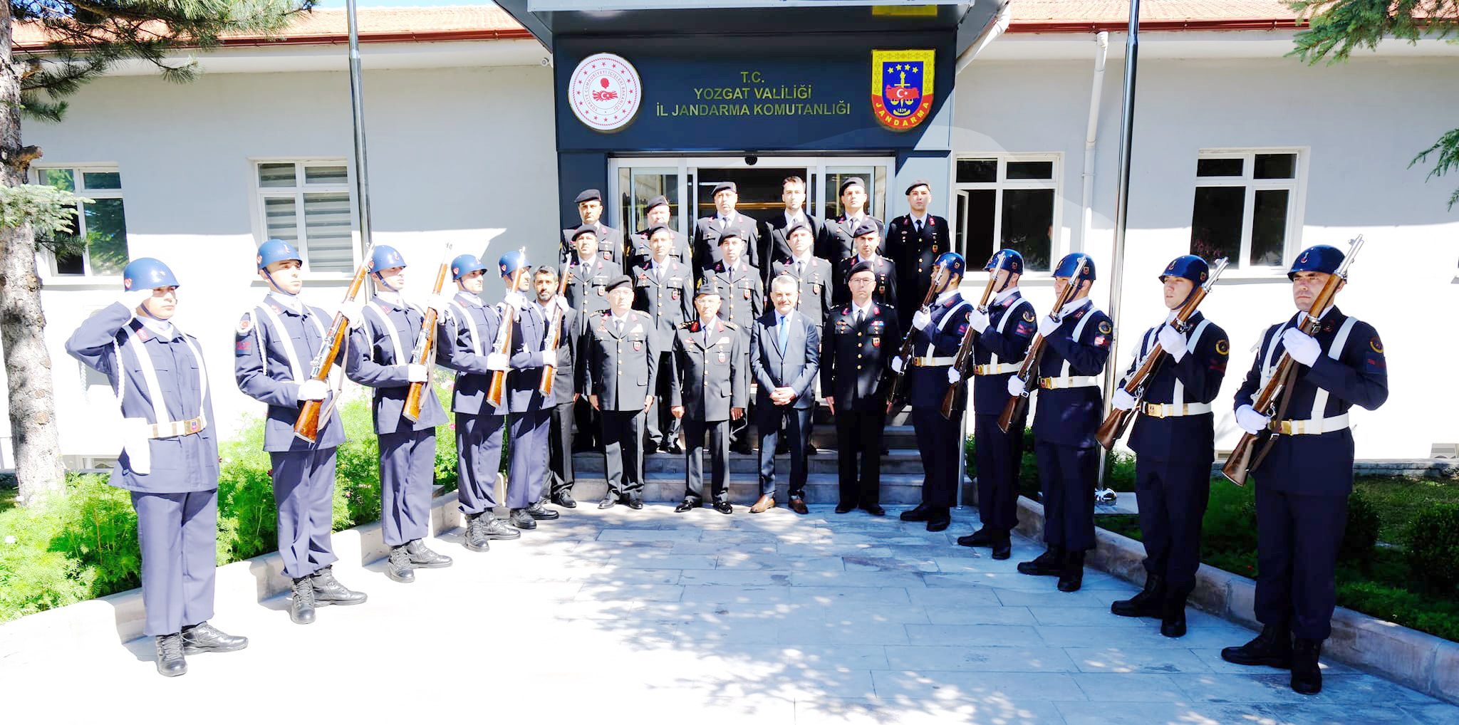 Yozgat Valisi Mehmet Ali Özkan'ın daveti üzerine Yozgat'a gelen Jandarma