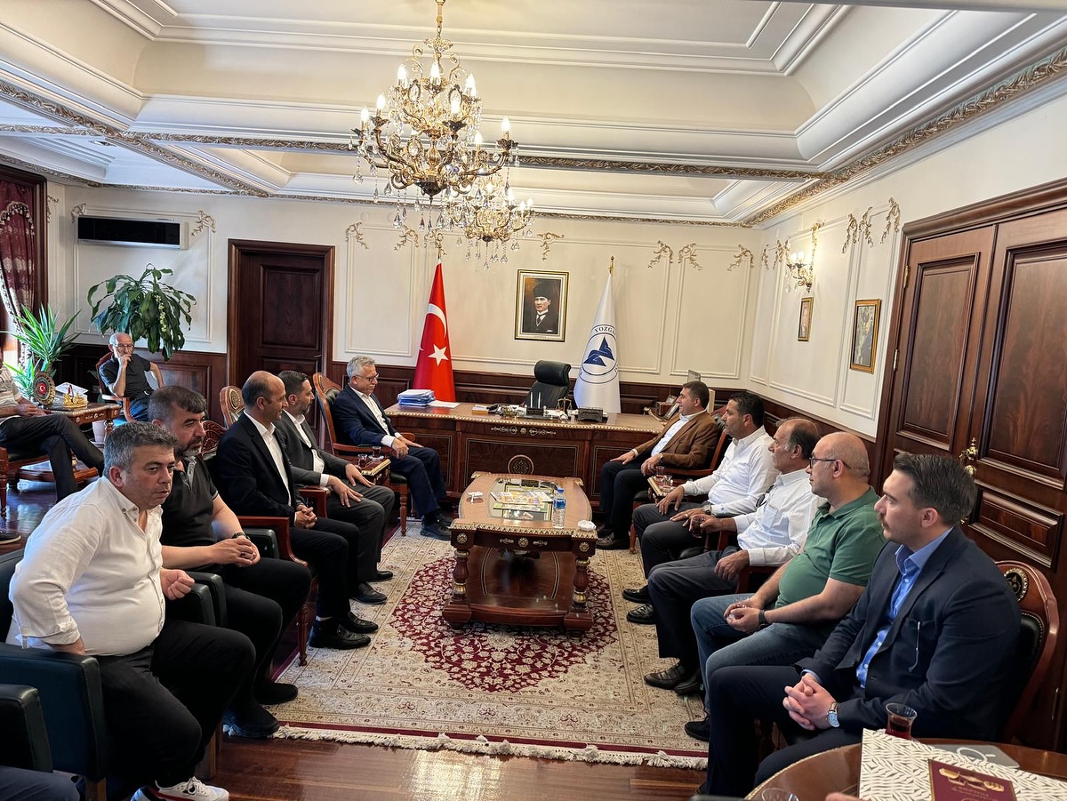 Milliyetçi Hareket Partisi (MHP)Yozgat Milletvekili İbrahim Ethem Sedef, beraberinde İl