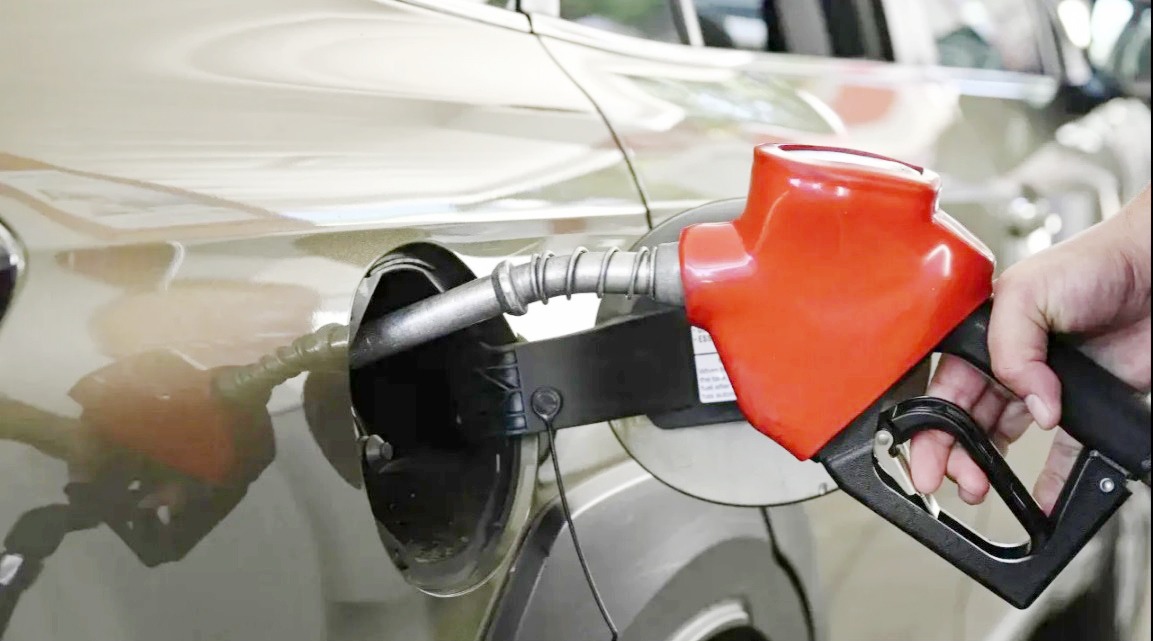Sürekli fiyatları değişen benzin ve motorin fiyatlarına bir zam daha