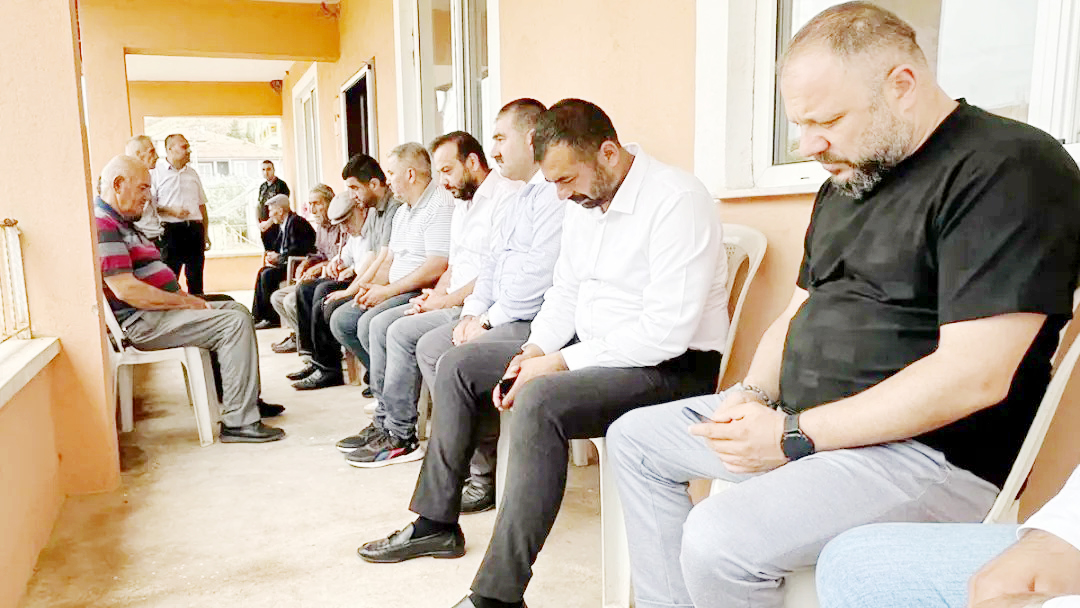 AK Parti Yozgat İl Başkanı Çelebi Altuntaş, beraberinde AK Parti