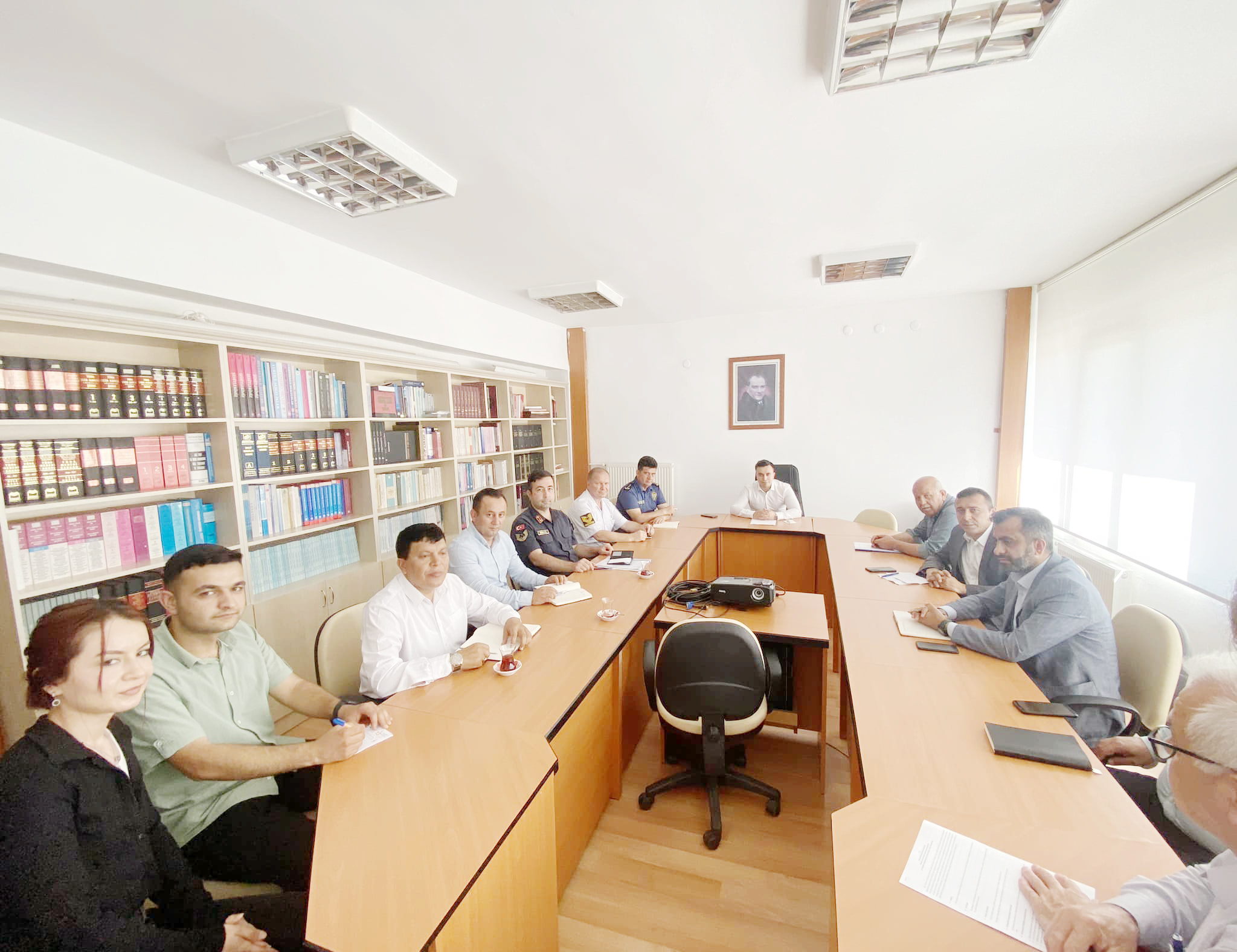 Akdağmadeni Kaymakamı Furkan Nezir başkanlığında gerçekleşen toplantıda, 15 Temmuz Demokrasi