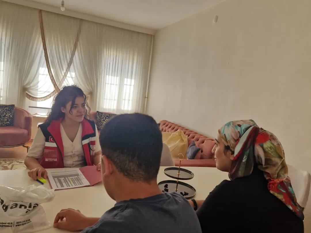 Akdağmadeni ilçesinde, Sosyal Hizmet Merkezi personeli, yetim ve öksüz çocuklara