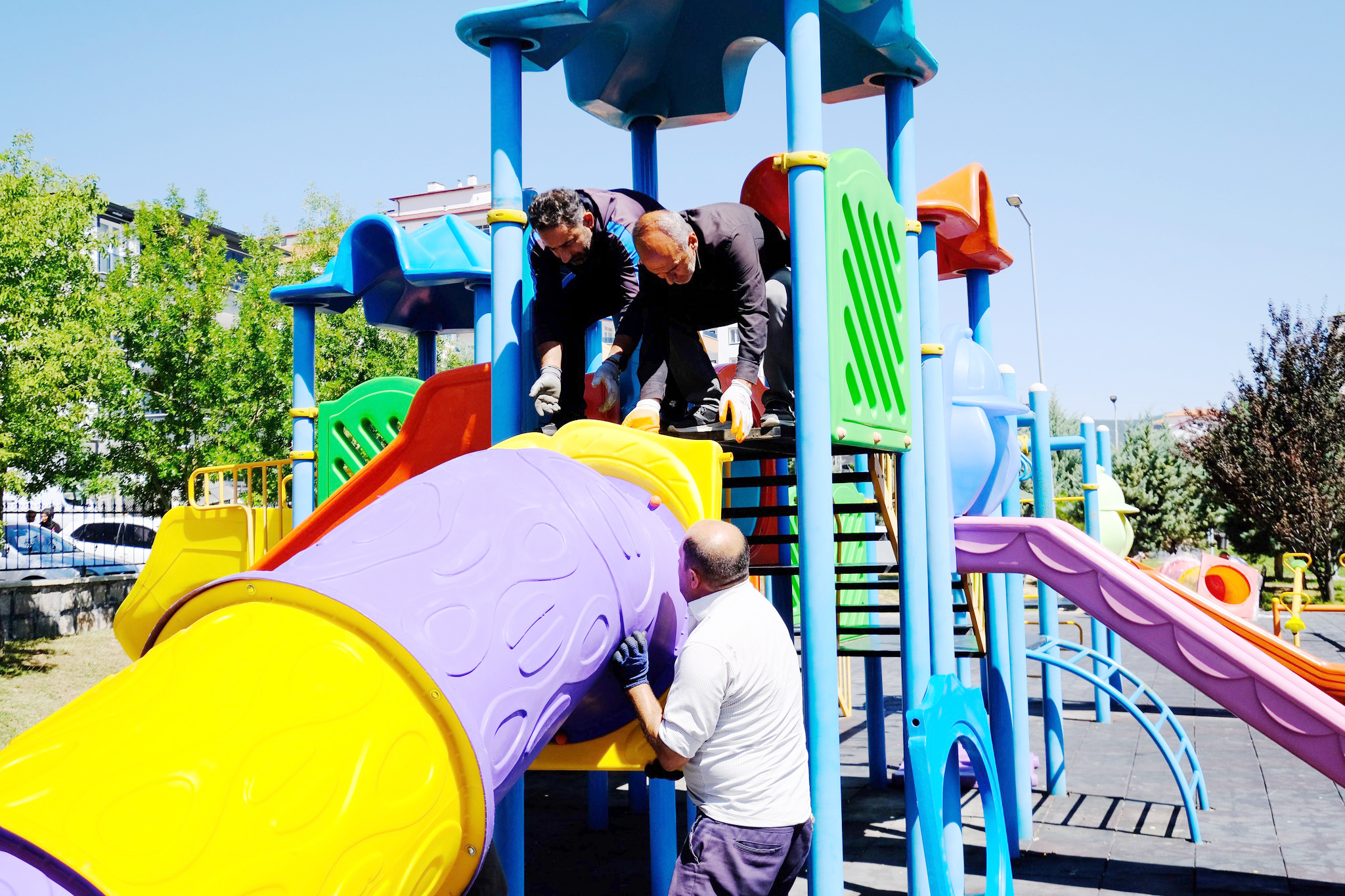 Akdağmadeni Belediyesi Park Bahçeler amirliği Akdağmadeni’nde sorumluluk alanında olan park,