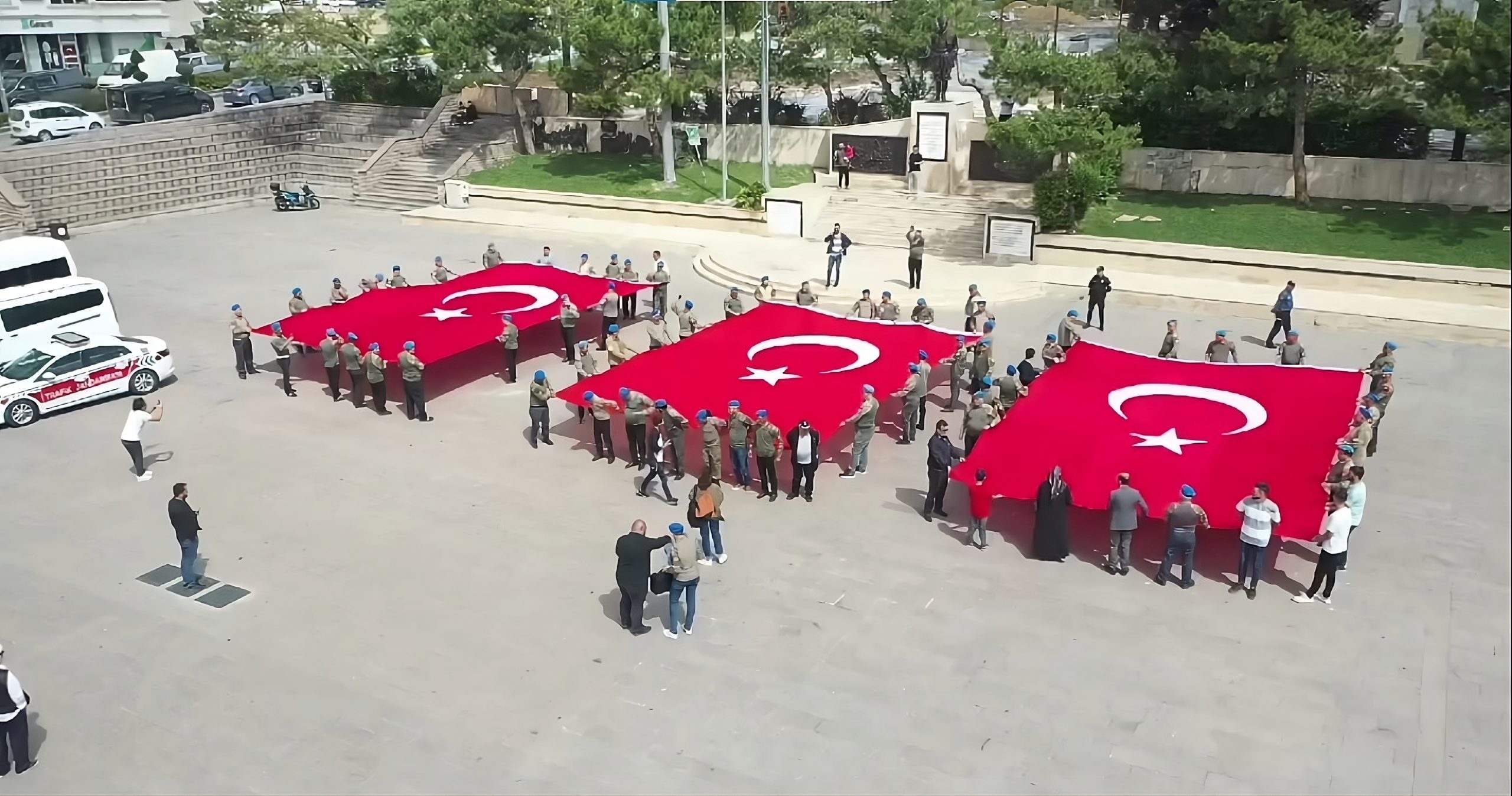 Kayseri 1. Komando Tugayı'nda görev yapmış eski askerlerden oluşan Gökyüzü