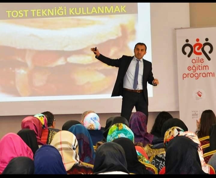 Yozgatlı eğitimci ve yazar Nevzat Özer’in kaleme aldığı "21 Yüzyılda