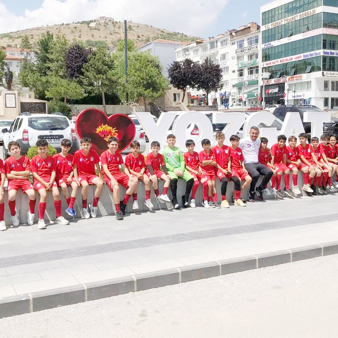 Yozgat'ta düzenlenen U11 ve U12 takımları futbol şenliğine katılan Akdağmadeni