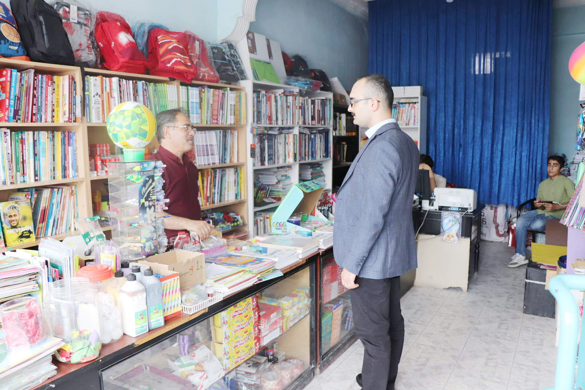 Şefaatli Kaymakamı Oğuzhan Yazar, ilçedeki esnaflarla bir araya gelerek sorunlarını,