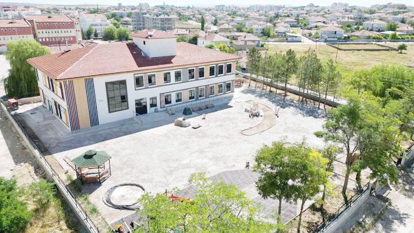 Yozgat Valisi Mehmet Ali Özkan, il genelinde gerçekleştirilen eğitim yatırımlarına