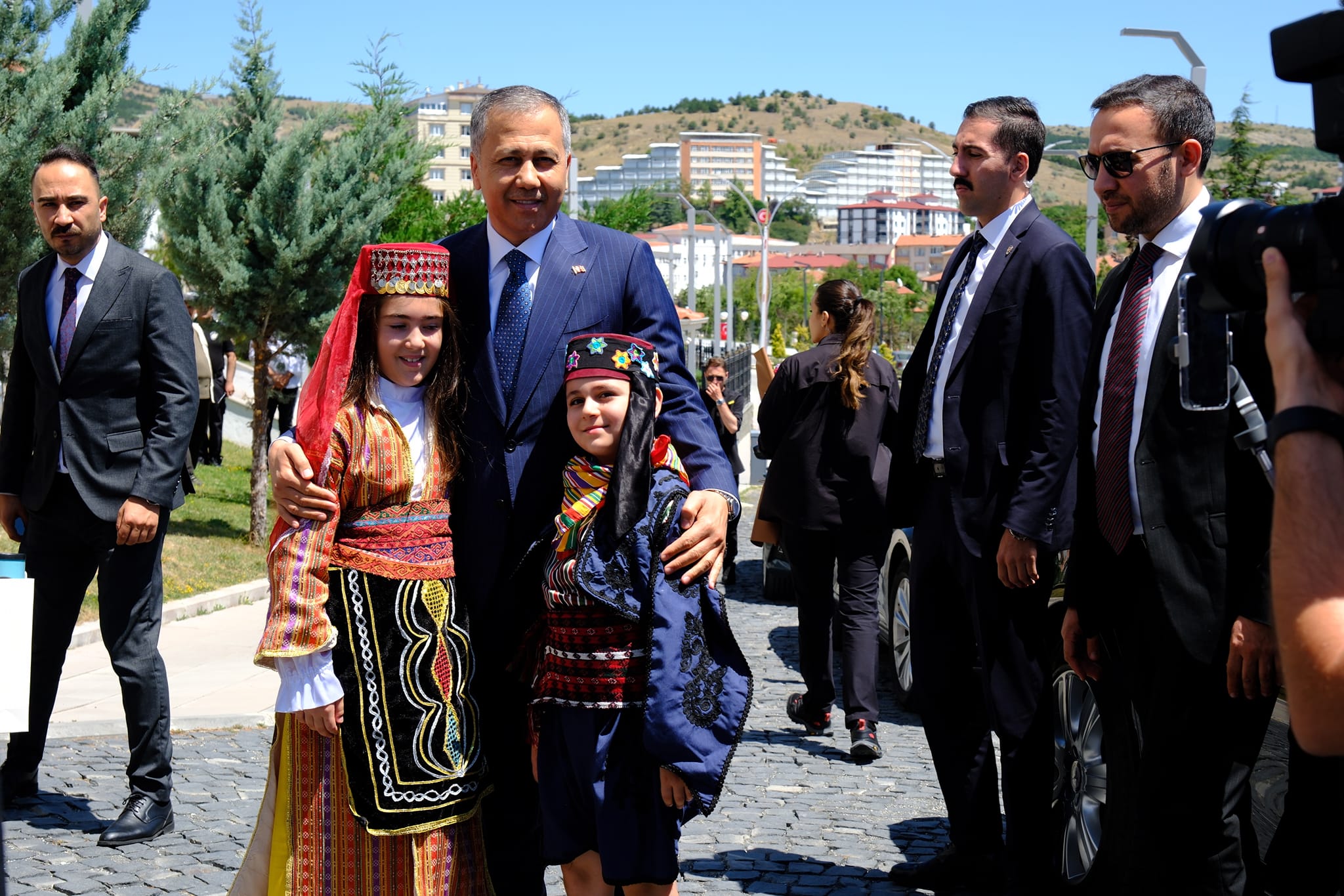 Kaymakam olarak görev yaptığı kente bakan olarak geldi