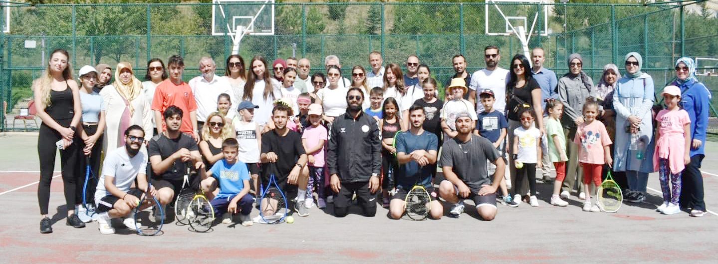 Yozgat Belediyesi Tenis Kursu yoğun ilgiyle başladı