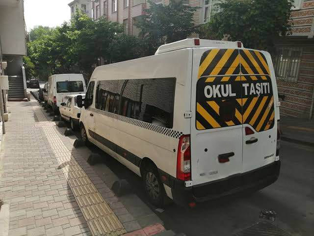 Yozgat Valisi Mehmet Ali Özkan, yaya geçitlerinde ve okul önlerinde