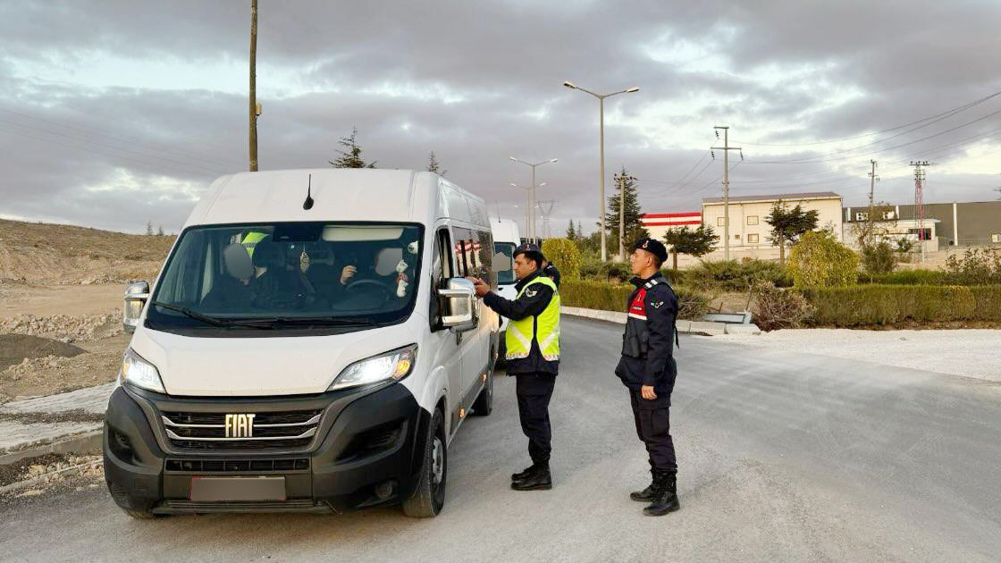 Jandarma ekipleri trafik  denetimini sürdürüyor