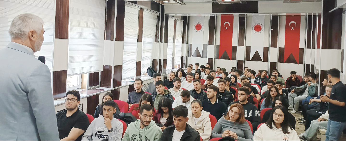 Yozgat Bozok Üniversitesi Meslek Yüksekokulu'nda, gençlerin milli ve manevi değerlerine