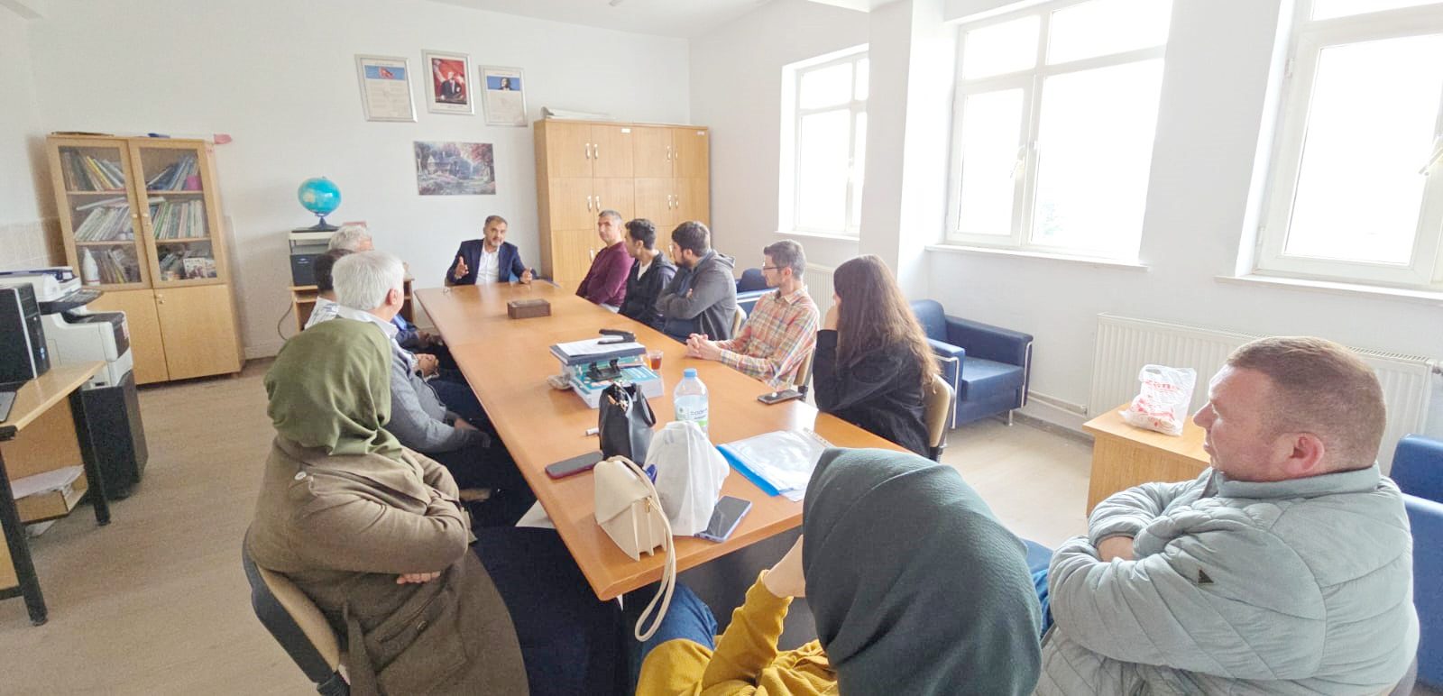 Eğitim-Bir-Sen ve Memur-Sen Yozgat Şube Başkanı Kenan Şerefli, okul ziyaretleri