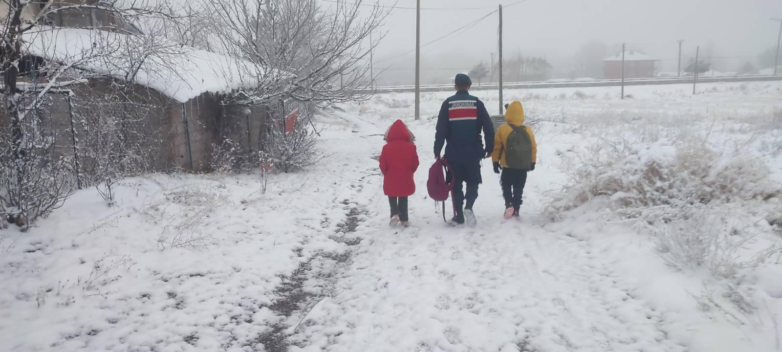 Jandarma’dan öğrencilere yönelik güvenlik tedbirleri