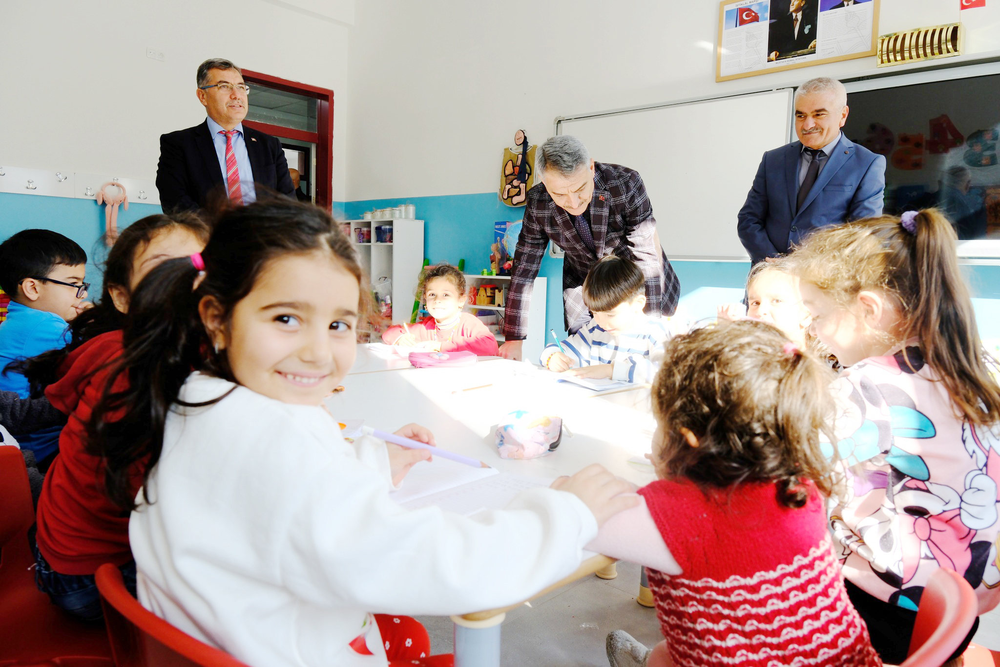 Vali Özkan, Mehmet Akif Ersoy İlkokulu’nu ziyaret etti