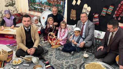 Yozgat’ta, Tutum, Yatırım ve Türk Malları Haftası dolayısıyla Atatürk İlkokulunda