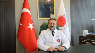 Yozgat Bozok Üniversitesi Rektörü Prof. Dr. Evren Yaşar, öğrenciler ve