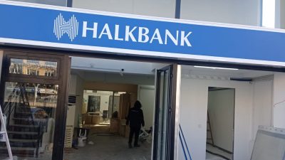 Yozgat’ta Meydan Yeri Saat Kulesi yanında hizmet veren Halk Banksı