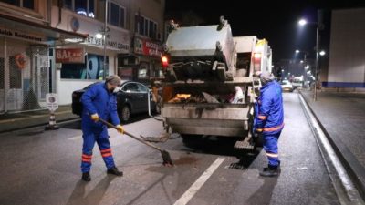 Yeni yılın ilk saatleri, aileleri ve sevdikleriyle birlikte olmanın mutluluğunu